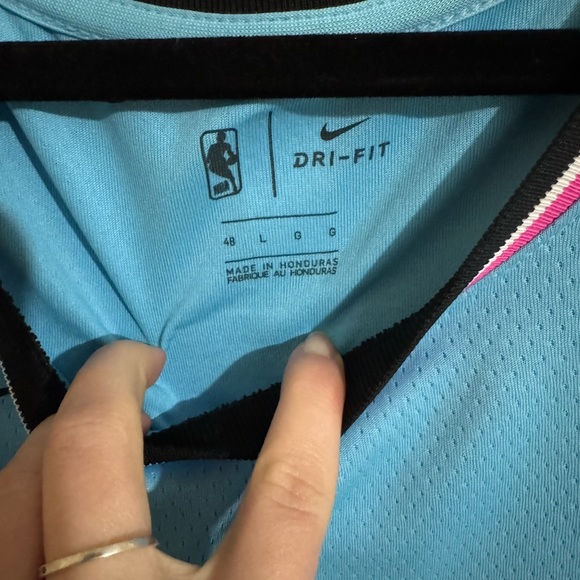 NBA Miami Vice 2019-20 City Edition Swingman Jersey - Wade - Picture 4 of 4